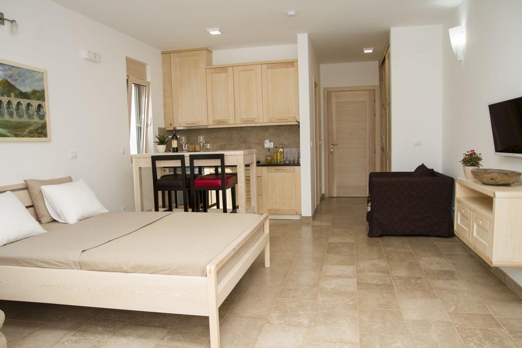 Apartments Brezanin Сутоморе Экстерьер фото