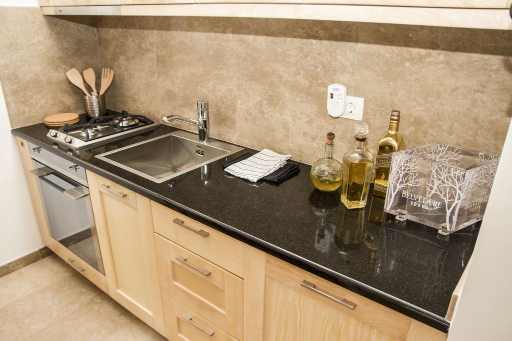 Apartments Brezanin Сутоморе Экстерьер фото