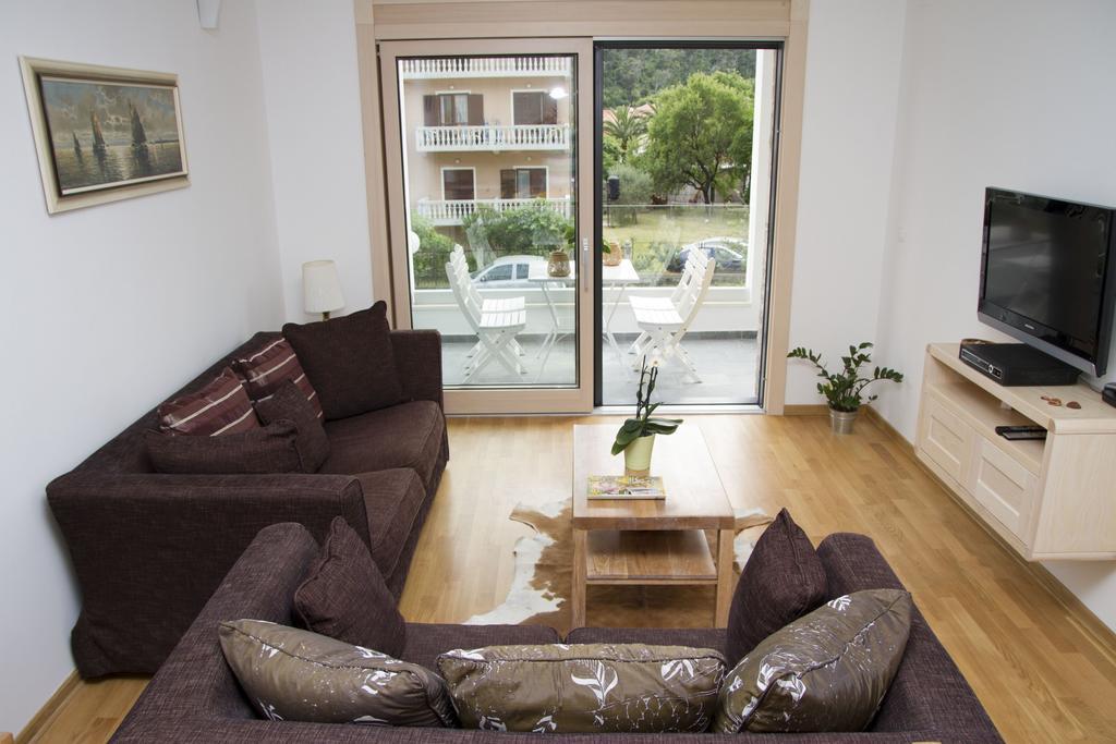 Apartments Brezanin Сутоморе Экстерьер фото