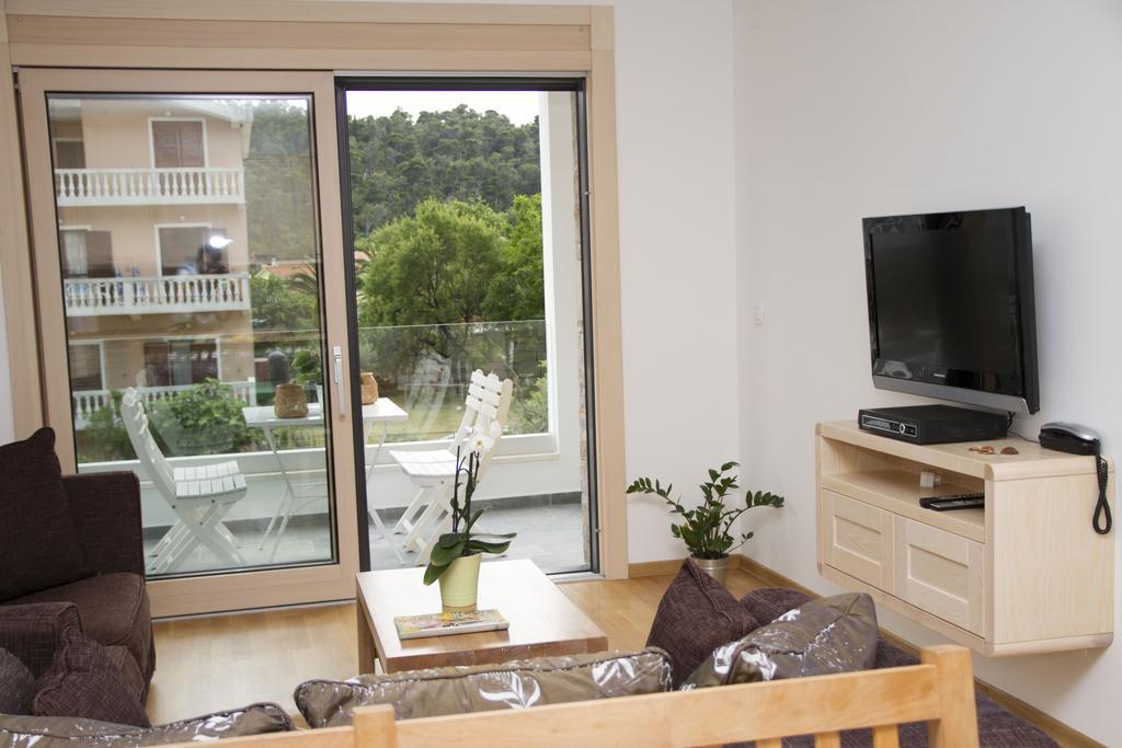 Apartments Brezanin Сутоморе Экстерьер фото